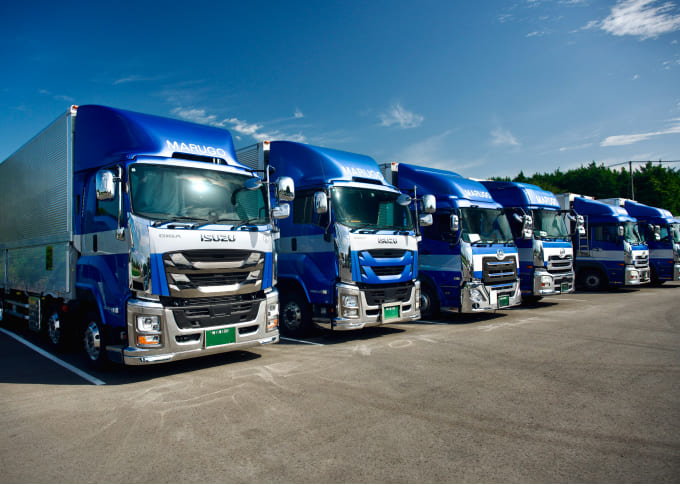 並んだトラック